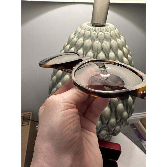 CAROLINA HERRERA SHE892K 5617 COL.0752 140 Tortoise Brown Stripes Sunglasses - Picture 7 of 14